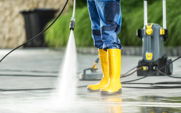 Garage Pressure Washing in Cedar Grove, WI